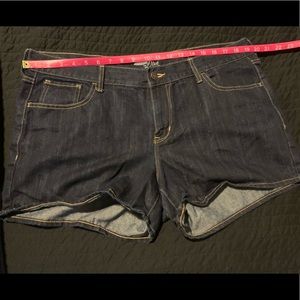 Old Navy Diva cut size 16 Jean shorts